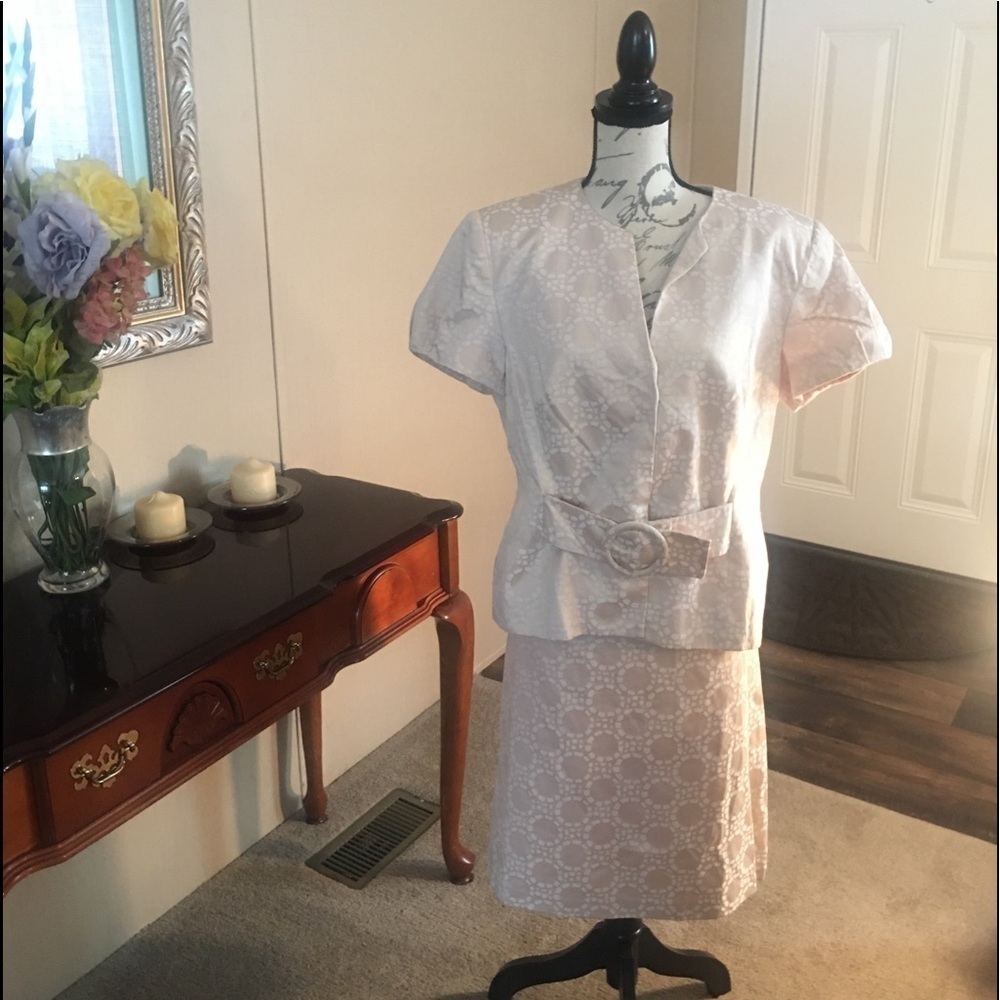 Women’s suit brand Isabella size 16 cream colored